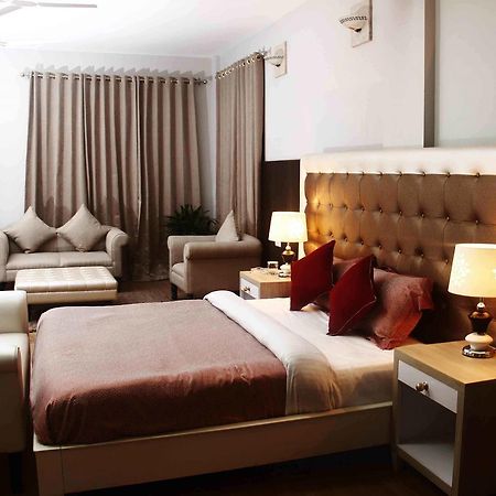 ホテルDe Oriental Grand Kohima エクステリア 写真